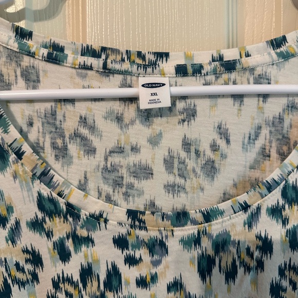 Old Navy Teal and White Patterned Short Sleeve Top - Picture 3 of 3